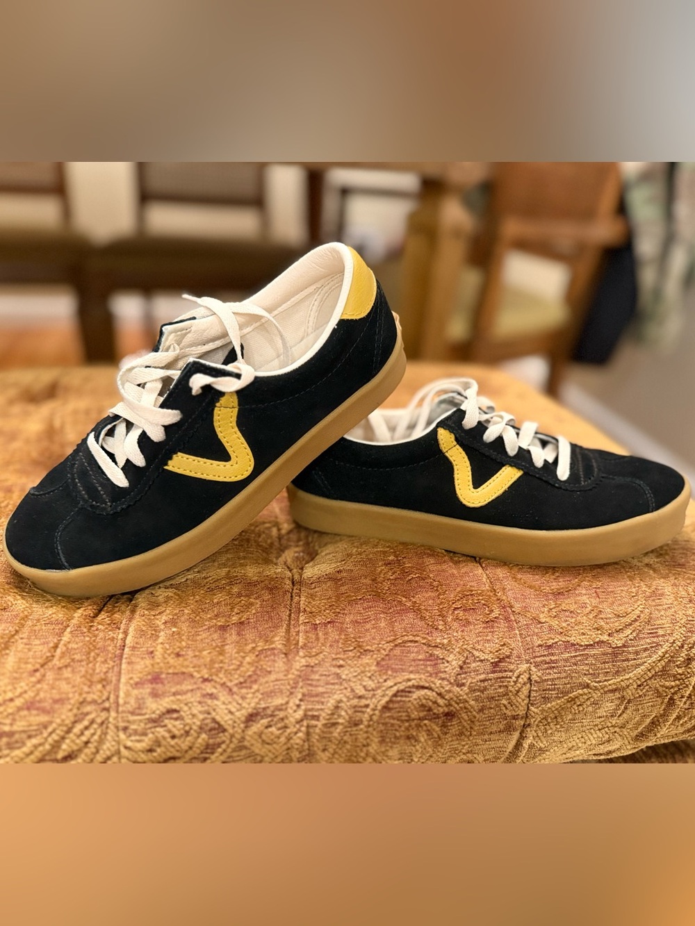 Vans Black Suede & Mustard Gold Sidestripe Gum Sole Sneakers 7.5